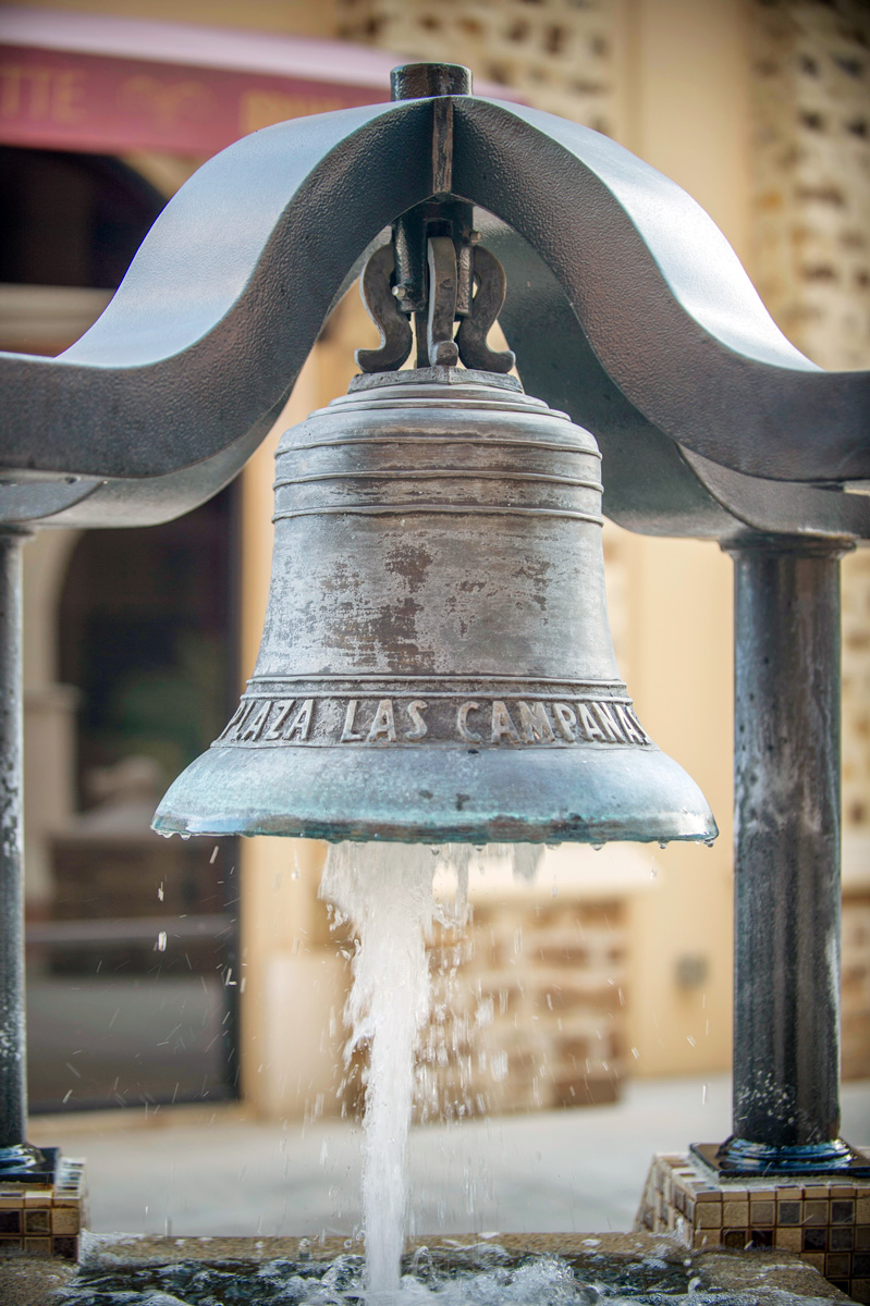 Plaza-Las-Campanas-1